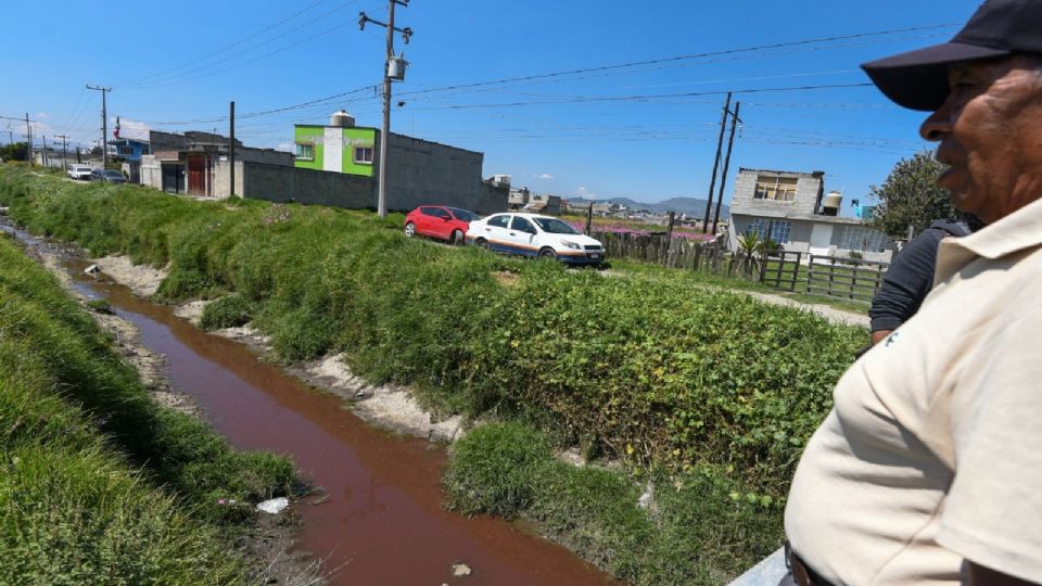 El pueblo sufre con el fétido olor a muerte que corre por el río Verdiguel