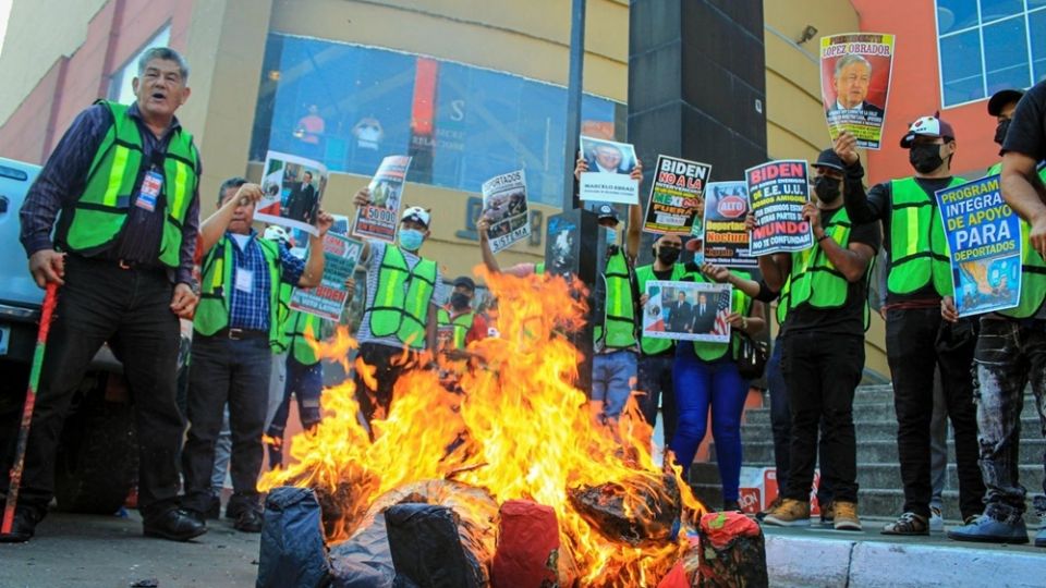 Los disturbios se registraron en protesta por el cambio en la política migratoria que anunció EU la semana pasada, que implica la expulsión inmediata a México de los venezolanos que crucen la frontera