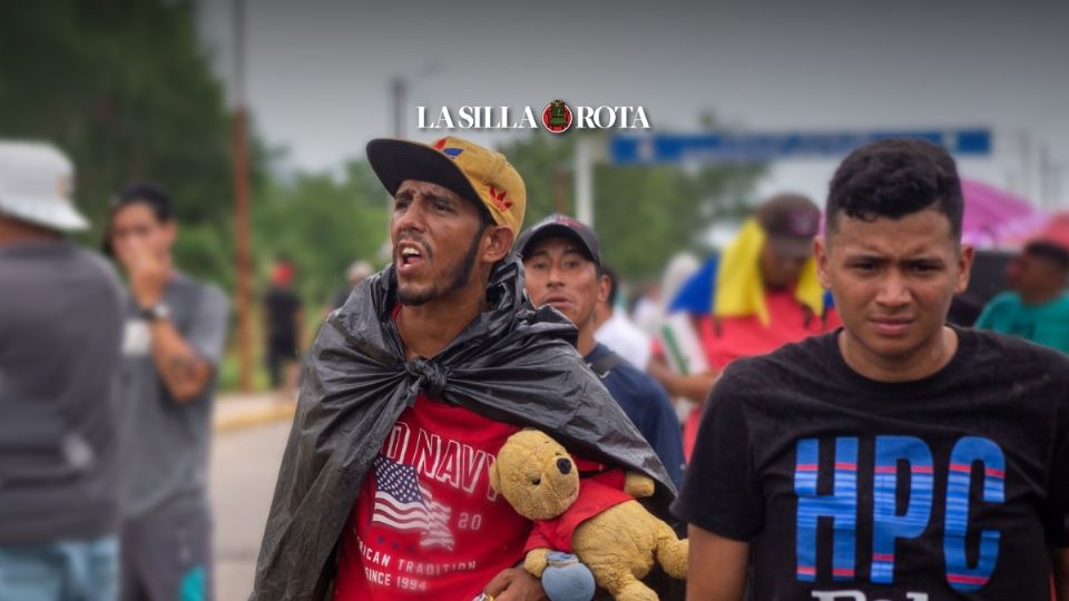 Los venezolanos buscan una visa temporal o un permiso de trabajo, pero el gobierno mexicano sólo les ofrece refugio y los migrantes dicen que aceptarlo es perder la oportunidad de iniciar el mismo trámite en EU