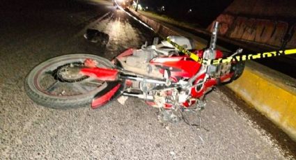 Muere motociclista en Tulancingo, choca contra muro de contención y lo atropellan
