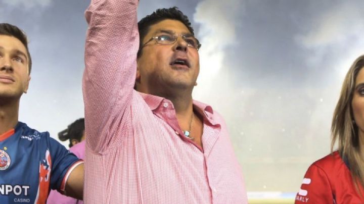 Fidel Kuri, ex dueño de Tiburones va a partido con brazalete electrónico