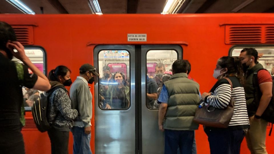 Metro CDMX: Líneas prestan servicio lento y con retrasos por la lluvia