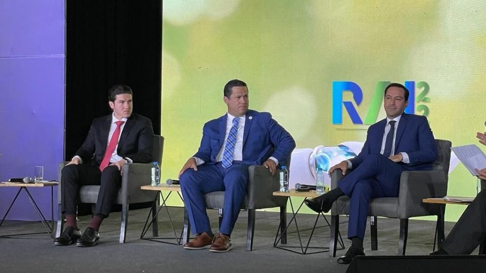 Los tres gobernadores más jóvenes del país; Samuel Villa, de Nuevo, León; Diego Sinhue Rodríguez Vallejo, de Guanajuato; y Mauricio Vila Dosal, de Yucatán.