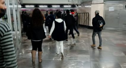 VIDEO: Metro Balderas Línea 1: el fastidioso y permanente mensaje "de bienvenida" a usuarios