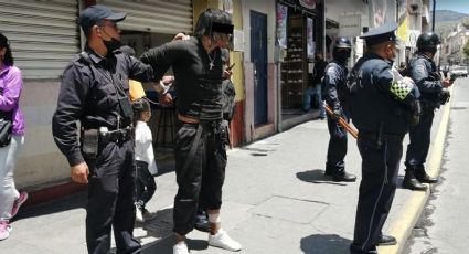 Por golpear a adulta mayor, arrestan otra vez a malabarista del centro de Pachuca