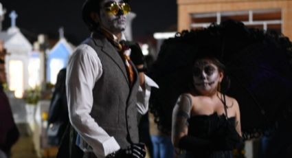 En Naolinco, viven Día de Muertos con disfraces y música