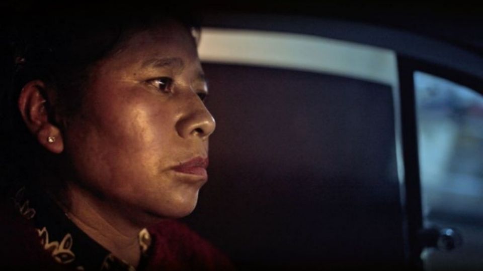 Hilda, protagonista de la historia, no solo refleja el sufrir de miles de niñas indígenas chiapanecas, sino cómo pudo sobresalir e incluso llegar a ser una consejera para las mujeres de los lugares donde ha trabajado como enfermera