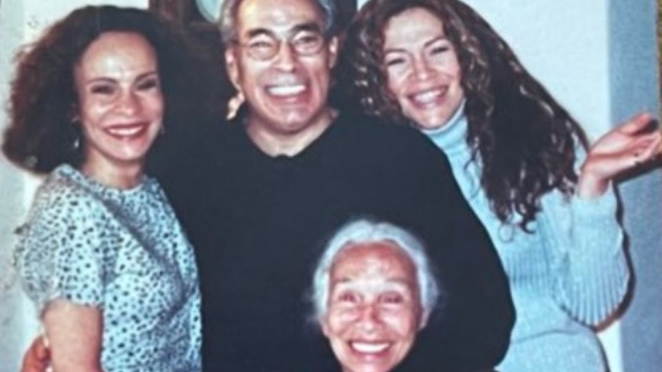 Peggy, Alonso, María y Josefina Echánove.