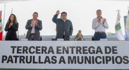 Barbosa entrega patrullas a municipios de Puebla