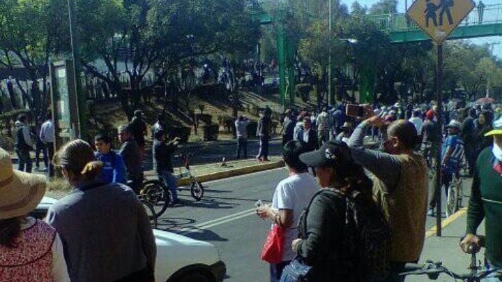 Escala protesta en Xochimilco; chocan policías y manifestantes; Sheinbaum reacciona