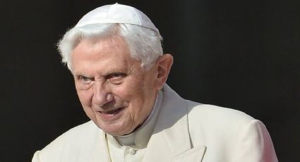 Papa Francisco pide una "oración especial" por su predecesor Benedicto XVI