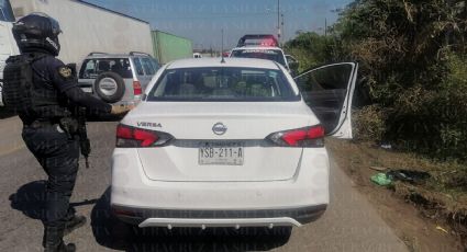 Capturan a 2 que presuntamente robaron auto en carretera de Veracruz