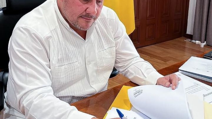 Firma Alfaro incremento salarial por 304 mdp al personal de la UdeG