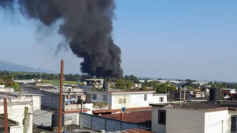 Bomberos de Fortín y Córdoba combate las llamas durente este miércoles