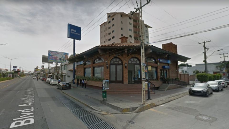 El cuentahabiente fue asaltado al salir del banco en la esquina del bulevar López Mateos y avenida Guanajuato.