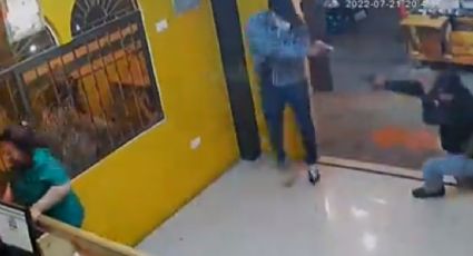 VIDEO: Policía vestido de civil frustra asalto en restaurante y abate al ladrón