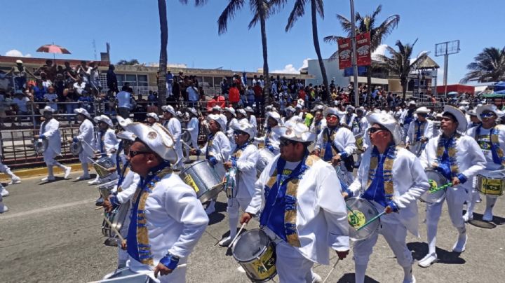 ¿Habrá desfiles de carros alegóricos durante la mañana en el Carnaval 2024?