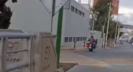 VIDEO | Estatales se ahorran un retorno y en sentido contrario van a su cuartel