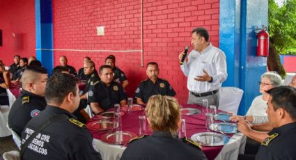 Reconoce Amado Cruz importancia de los bomberos de Coatzacoalcos