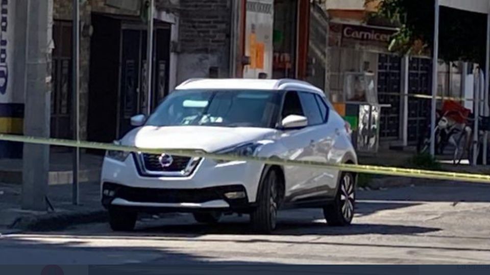 La camioneta la conducía Alan Gerardo y llevaba como copiloto a Trino, quien falleció tras el enfrentamiento a balazos con tripulantes de una moto