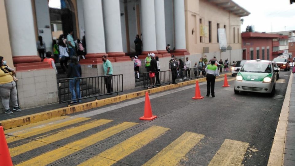 Varios planteles del estado de Veracruz no lograron iniciar el ciclo escolar debido a protestas de maestros y por falta de condiciones