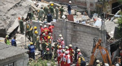 VIDEO: Cerro se desgaja en Cuernavaca y sepulta dos casas; mueren 3
