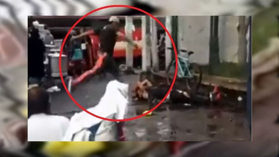 Momento de la agresión contra Jonathan, en Santiago Tulyehualco.