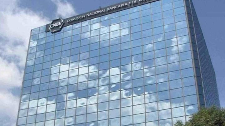 Multan e inhabilitan a exservidores de la CNBV por desvío de recursos