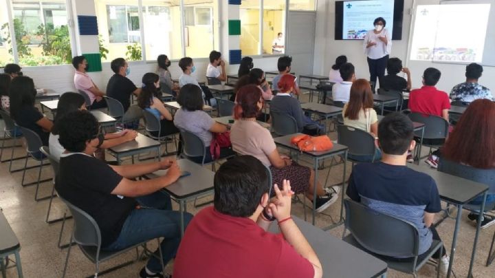 UV renueva MEIF; alumnos deben terminar licenciaturas más rápido