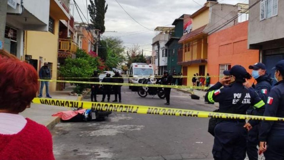 El policía del Estado de México estaba esperando a su hija para llevarla a la escuela cuando fue asesinado.