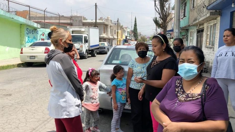 Los padres de familia exigen que la escuela sea rehabilitada para que sus hijos puedan volver a las aulas.