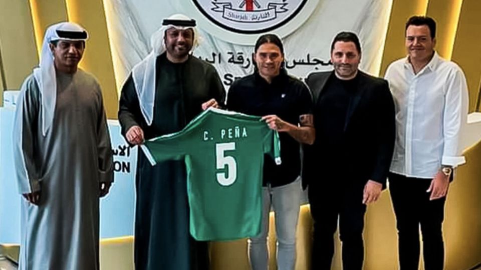 El “Gullit” Peña fue presentado como nuevo jugador del club árabe.