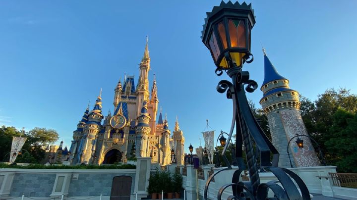 Ofrecen empleo en Walt Disney en Orlando; pagan 2,300 pesos al día