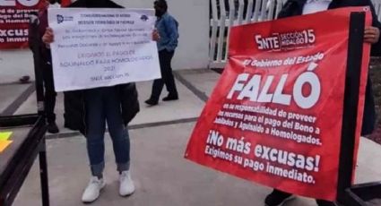 Maestros exigen pago de aguinaldo; acusan amenaza del SNTE para no manifestarse