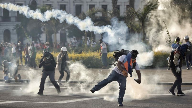 Violencia en Lima en protestas para exigir renuncia de Boluarte