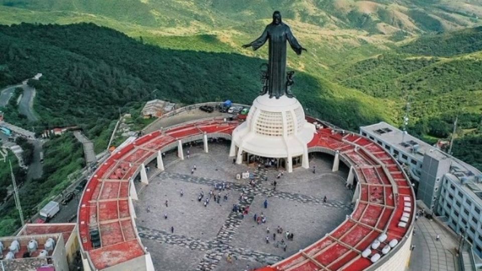 Monumento a Cristo Rey en el Cerro del Cubilete.