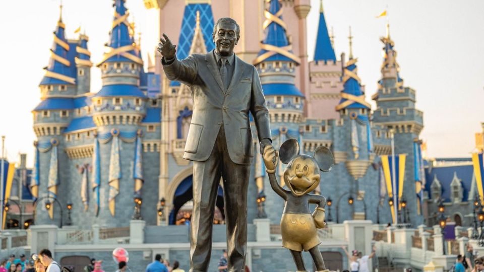 A lo largo de los años, circuló la teoría de que el cuerpo de Walt Disney fue congelado con la esperanza de resucitarlo en el futuro