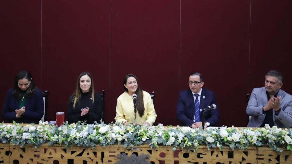 La gobernadora de Aguascalientes, Tere Jiménez, asistió al Foro de Derechos Humanos y de Autor que se llevó a cabo en el H. Congreso del Estado