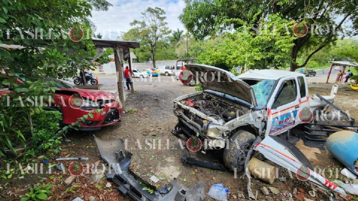Conductor de camioneta gasera se queda dormido y choca en Papantla