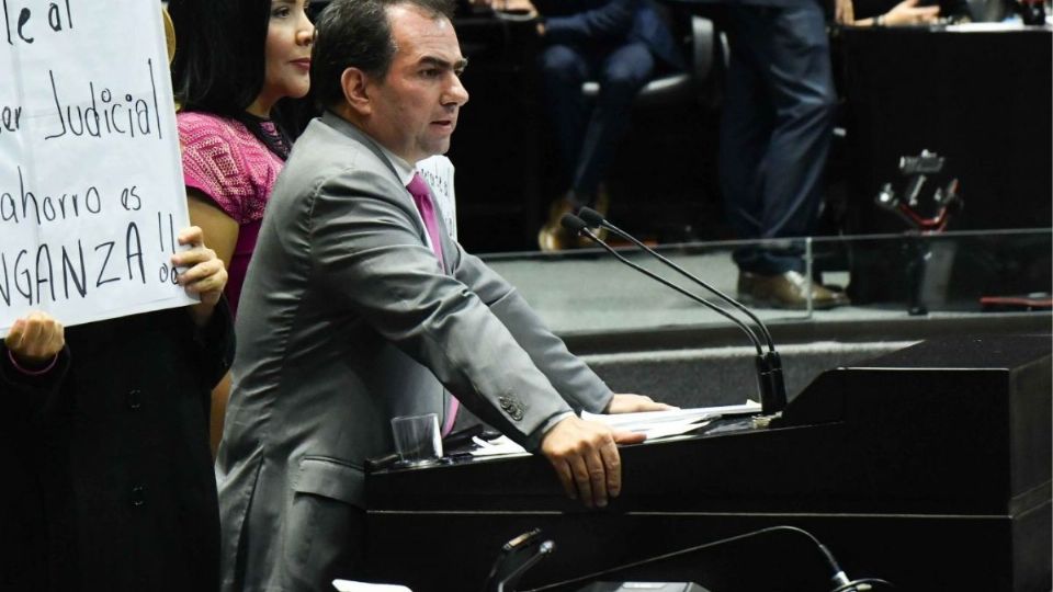 Es uno de los aspirantes de la oposición a la gubernatura de Veracruz.