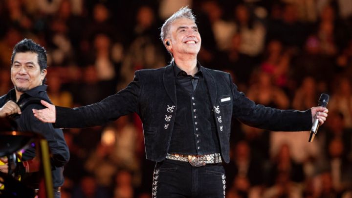 Alejandro Fernández recae: Ofrece concierto "borracho" y se queda dormido  VIDEO