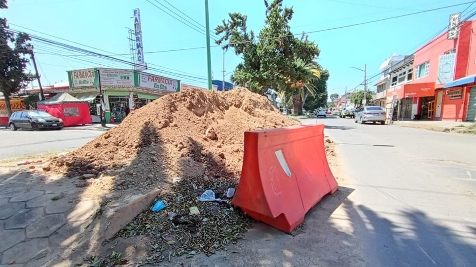 Más de un año para cambiar tubería en obras en San Juan de Aragón, vecinos exigen que terminen