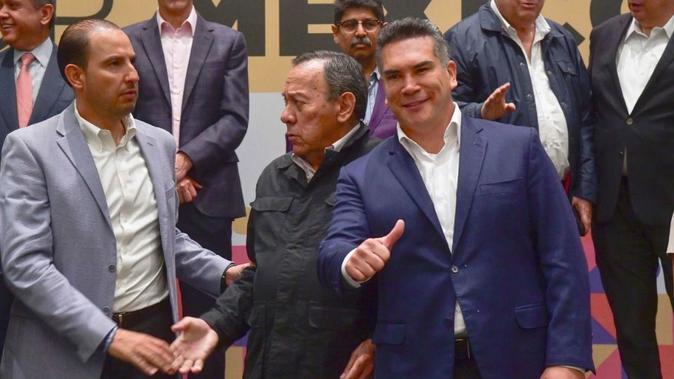 Se avecina otro 'encerrón' entre los tres dirigentes de la alianza, toda vez que no se ha suscrito el acuerdo para competir juntos por diputaciones federales y senadurías; se esperaba que la convocatoria para estos cargos fuera publicada este lunes 20 de noviembre