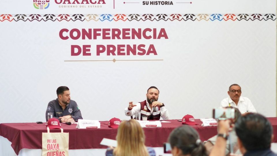 El secretario de Gobierno de Oaxaca, Jesús Romero López, condenó los hechos ocurridos este miércoles en la región de la Mixteca y manifestó que se actuará con toda la fuerza del Estado para evitar más crímenes por conflictos agrarios