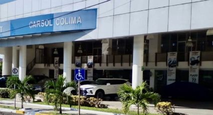 Comando roba camionetas de lujo, en Colima; incendia otro lote de autos