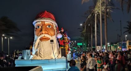 Con viento y emoción, así se vivió desfile navideño en el puerto de Veracruz