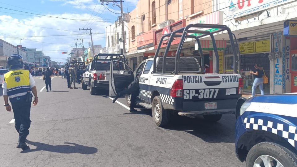 Pero escoltas de seguridad enfrentaron a los asaltantes.