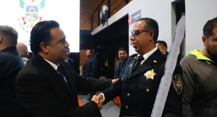 Acude Luis Nava a ceremonia del Premio al Policía del Año 2023