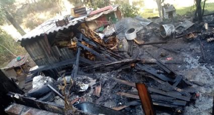 Incendio consume humilde vivienda en Isidro Fabela, familia pierde su patrimonio