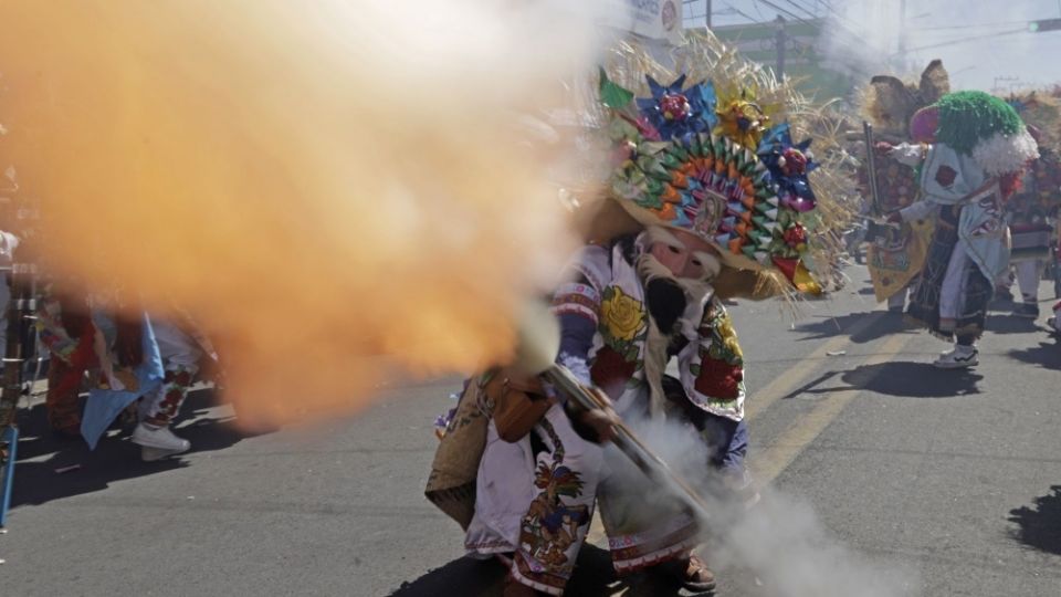 Un adulto tomó el mosquetón del menor de 16 años que había participado como huehue en el carnaval y le disparó, hiriéndolo mortalmente a la altura de las costillas